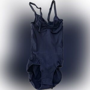 NW Box Large Skims Seamless Sculpt Brief Bodysuit Onyx Support Lingerie
LOT BIN